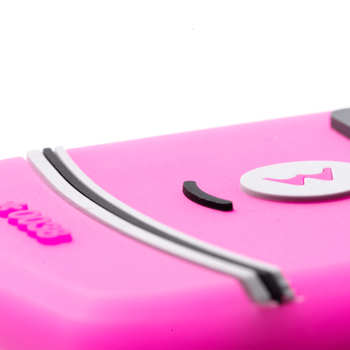 RAZR MAGNET - Bloody Sunday