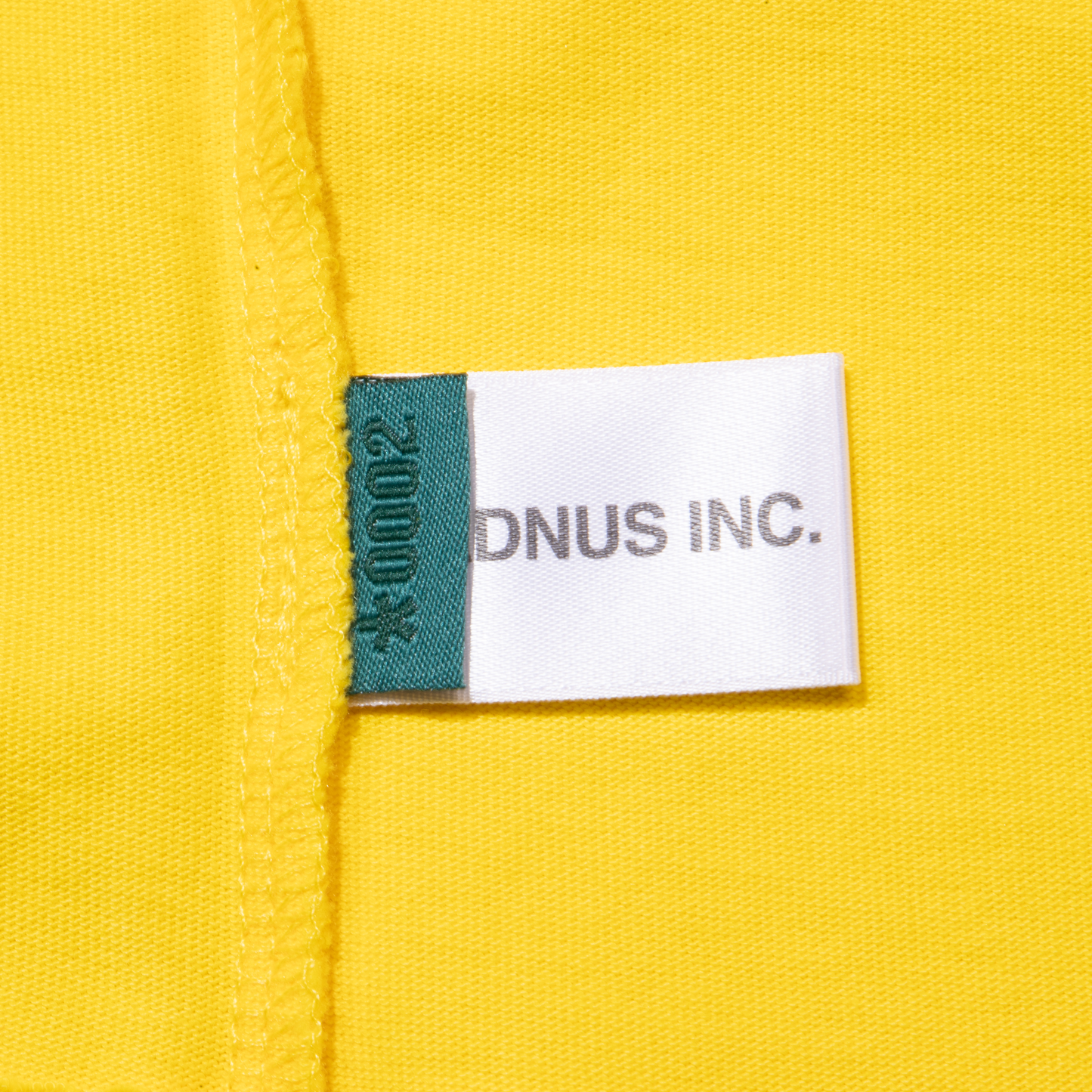 YELLOW CORE CROP TEE